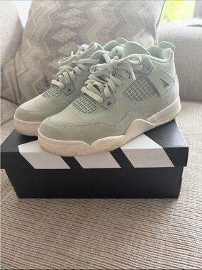 Air Jordan 4 retro size 3Y